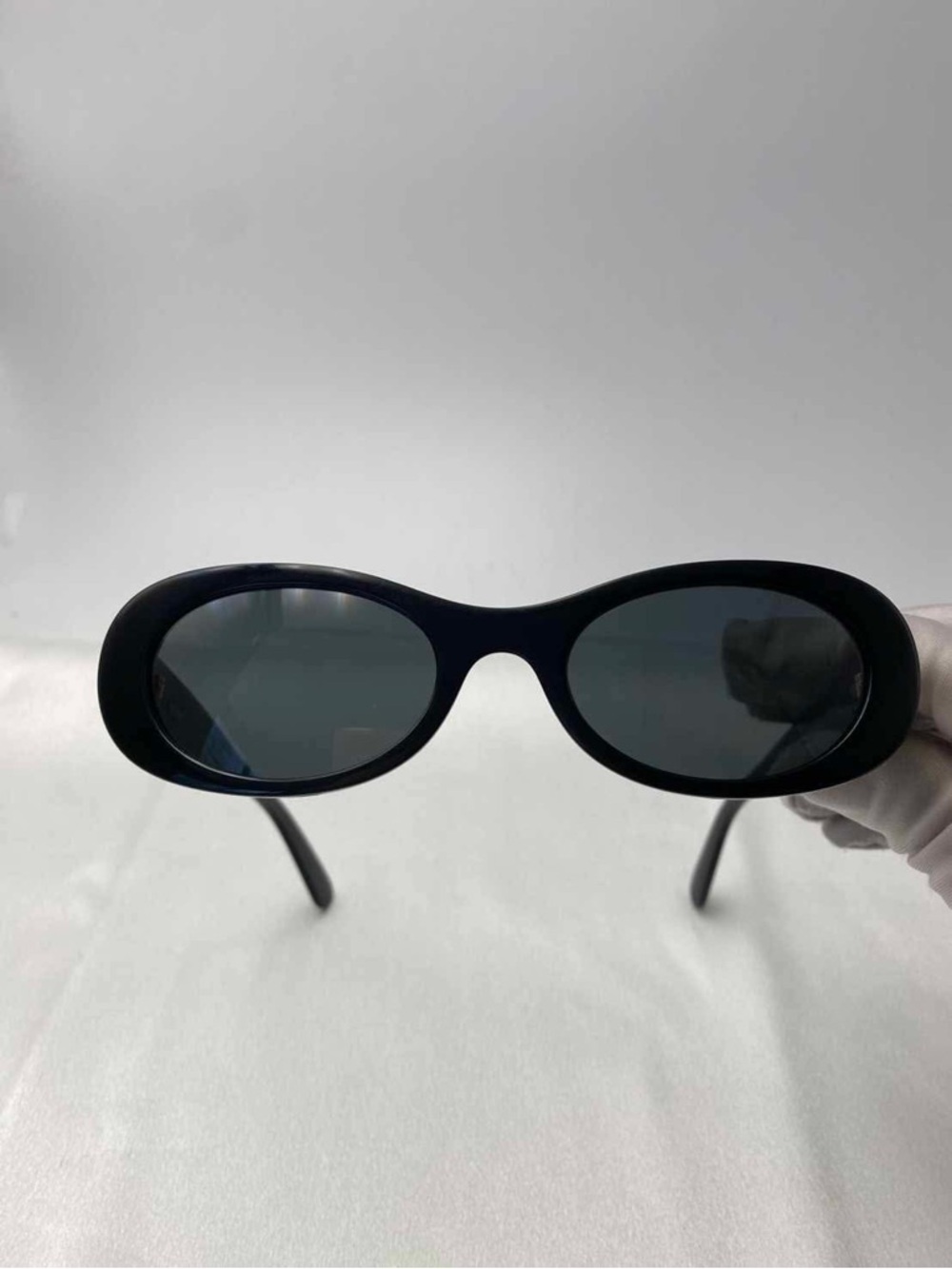 Miu Miu Black Oval Women's Sunglasses with Pink Case - Picture 2 of 13